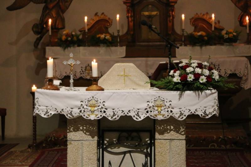 oltár_Hosszúhetényben_PEM (Egyedi).JPG